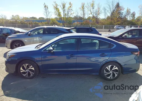 2022 Subaru Legacy Premium z USA, uszkodzony, nr VIN 4S3BWAC61N3024455
